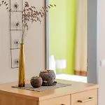 Carolines Appartement Warth - Bergblick, Terrasse, 2 Min Fussweg Bis Skilift & Tiefgarage - Ideal Fuer Familien Und Naturverbundene Paare