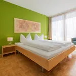 Apartment Carolines Appartement Warth - Bergblick, Terrasse, 2 Min Fussweg Bis Skilift & Tiefgarage - Ideal Fuer Familien Und Naturverbundene Paare *