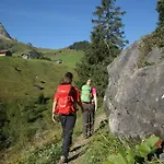 Apartment Carolines Appartement Warth - Bergblick, Terrasse, 2 Min Fussweg Bis Skilift & Tiefgarage - Ideal Fuer Familien Und Naturverbundene Paare *