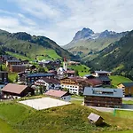 Carolines Appartement Warth - Bergblick, Terrasse, 2 Min Fussweg Bis Skilift & Tiefgarage - Ideal Fuer Familien Und Naturverbundene Paare Warth (Vorarlberg)