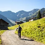 Carolines Warth - Bergblick, Terrasse, 2 Min Fussweg Bis Skilift & Tiefgarage - Ideal Fuer Familien Und Naturverbundene Paare * Warth (Vorarlberg)