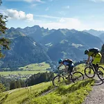 Carolines Appartement Warth - Bergblick, Terrasse, 2 Min Fussweg Bis Skilift & Tiefgarage - Ideal Fuer Familien Und Naturverbundene Paare Apartment Warth (Vorarlberg)
