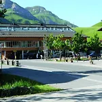 Apartment Carolines Appartement Warth - Bergblick, Terrasse, 2 Min Fussweg Bis Skilift & Tiefgarage - Ideal Fuer Familien Und Naturverbundene Paare