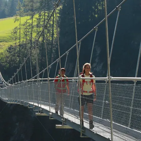 Carolines Warth - Bergblick, Terrasse, 2 Min Fussweg Bis Skilift & Tiefgarage - Ideal Fuer Familien Und Naturverbundene Paare Lägenhet Warth (Vorarlberg)