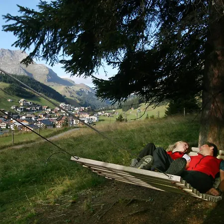 Carolines Warth - Bergblick, Terrasse, 2 Min Fussweg Bis Skilift & Tiefgarage - Ideal Fuer Familien Und Naturverbundene Paare Lägenhet *
