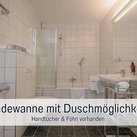 Lägenhet Carolines Warth - Bergblick, Terrasse, 2 Min Fussweg Bis Skilift & Tiefgarage - Ideal Fuer Familien Und Naturverbundene Paare *