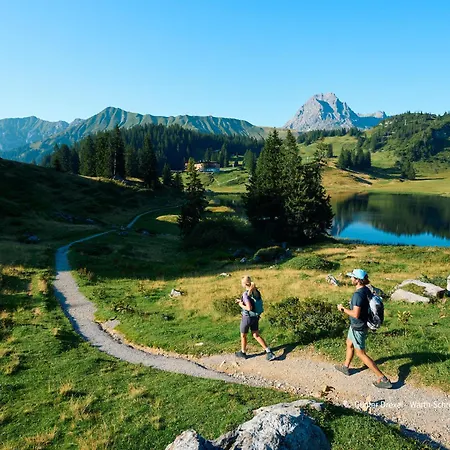 Carolines Warth - Bergblick, Terrasse, 2 Min Fussweg Bis Skilift & Tiefgarage - Ideal Fuer Familien Und Naturverbundene Paare Apartment *