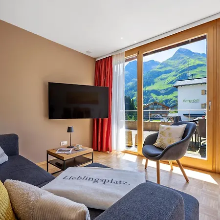 Carolines Warth - Bergblick, Terrasse, 2 Min Fussweg Bis Skilift & Tiefgarage - Ideal Fuer Familien Und Naturverbundene Paare *