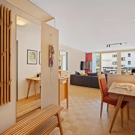Lägenhet Carolines Warth - Bergblick, Terrasse, 2 Min Fussweg Bis Skilift & Tiefgarage - Ideal Fuer Familien Und Naturverbundene Paare *