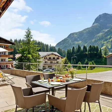 Carolines Warth - Bergblick, Terrasse, 2 Min Fussweg Bis Skilift & Tiefgarage - Ideal Fuer Familien Und Naturverbundene Paare Lägenhet Warth (Vorarlberg)