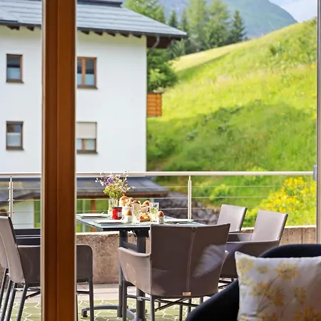 Carolines Warth - Bergblick, Terrasse, 2 Min Fussweg Bis Skilift & Tiefgarage - Ideal Fuer Familien Und Naturverbundene Paare Warth (Vorarlberg)