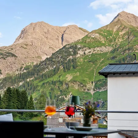 Carolines Warth - Bergblick, Terrasse, 2 Min Fussweg Bis Skilift & Tiefgarage - Ideal Fuer Familien Und Naturverbundene Paare * Warth (Vorarlberg)