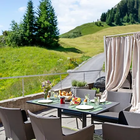 Carolines Warth - Bergblick, Terrasse, 2 Min Fussweg Bis Skilift & Tiefgarage - Ideal Fuer Familien Und Naturverbundene Paare Lägenhet